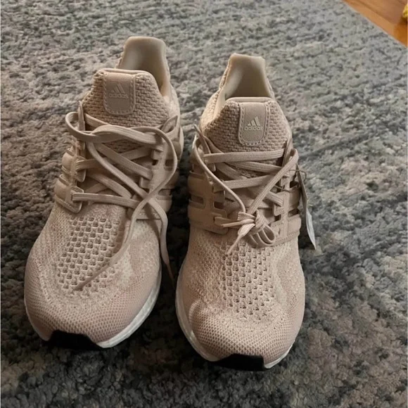 ❤️SOLD❤️Ultraboost 5.0 DNA Light pink
Womens sz 8
NWT - Picture 2 of 4